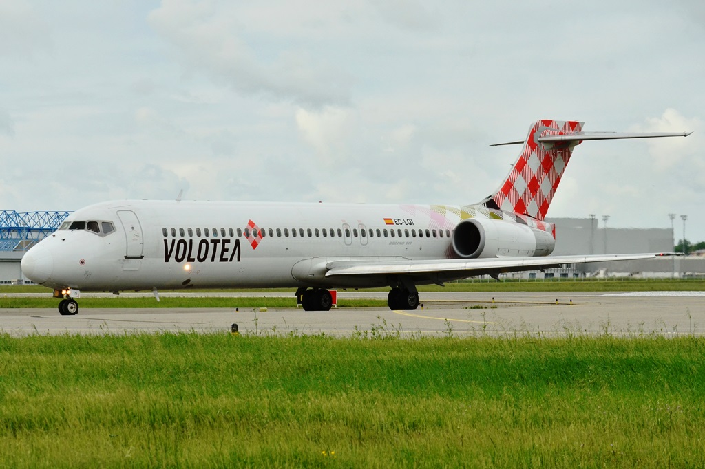 Search for and track the flight status of v72460 from marseille to mykonos: Volotea To Commence Mykonos Dubrovnik Service