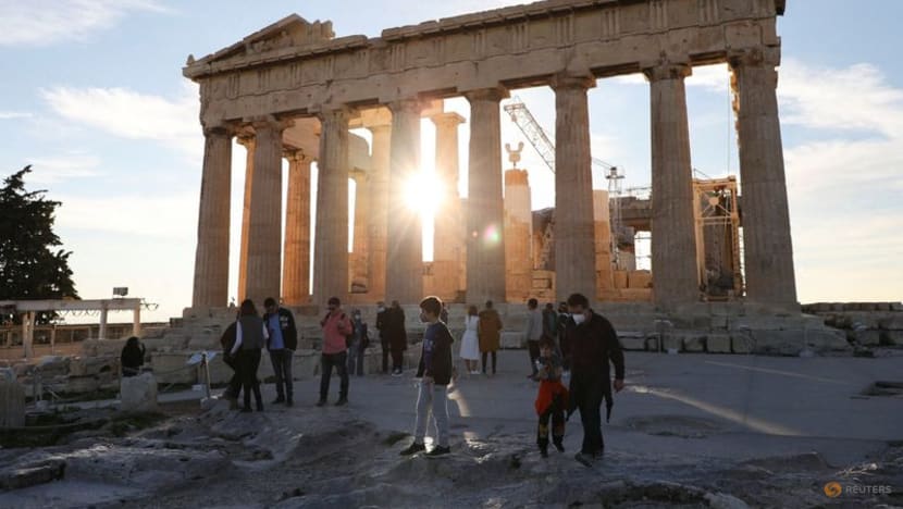 18+ Athens Travel Corona