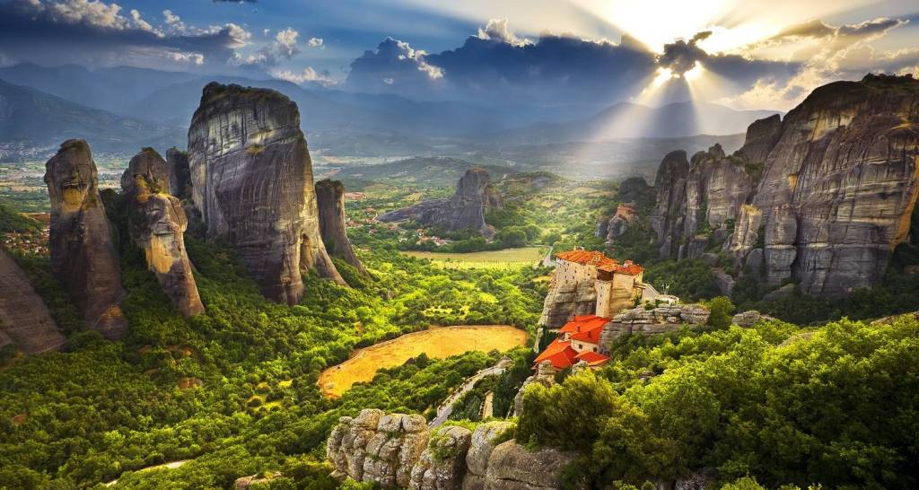 Exploring Delphi Meteora Tour From Athens&nbsp;Package